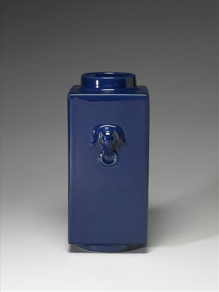 霽青釉象耳琮式瓶