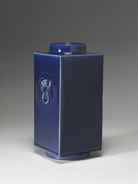 霽青釉象耳琮式瓶