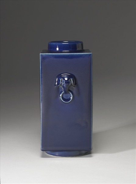 霽青釉象耳琮式瓶