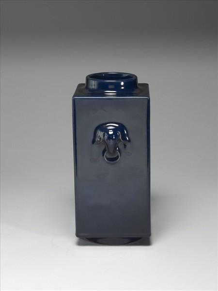 霽青釉象耳琮式瓶