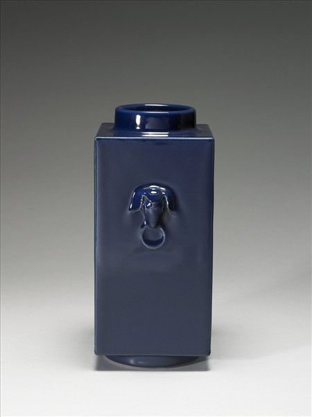 霽青釉象耳琮式瓶