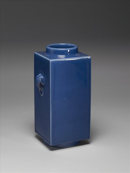 霽青釉象耳琮式瓶