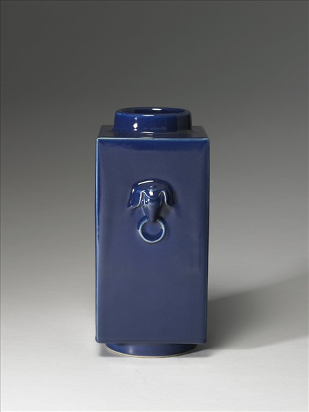 霽青釉象耳琮式瓶