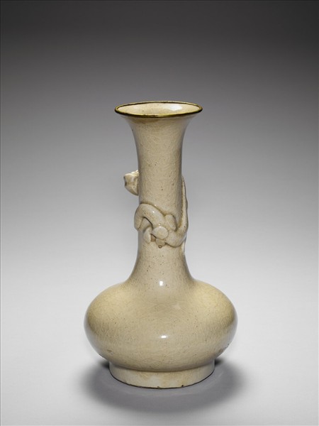 白瓷螭紋長頸瓶