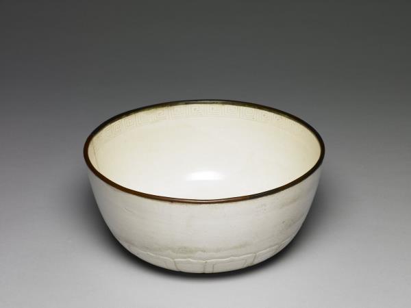 彭窯 白釉雙魚洗