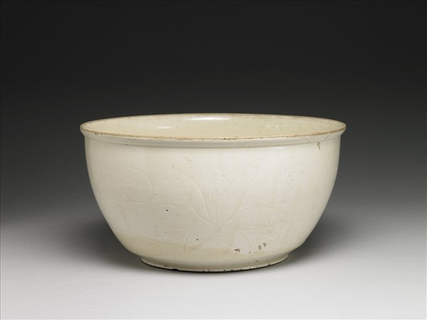 定窯 白瓷劃花蓮紋碗