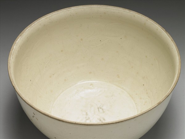 定窯 白瓷劃花蓮紋碗