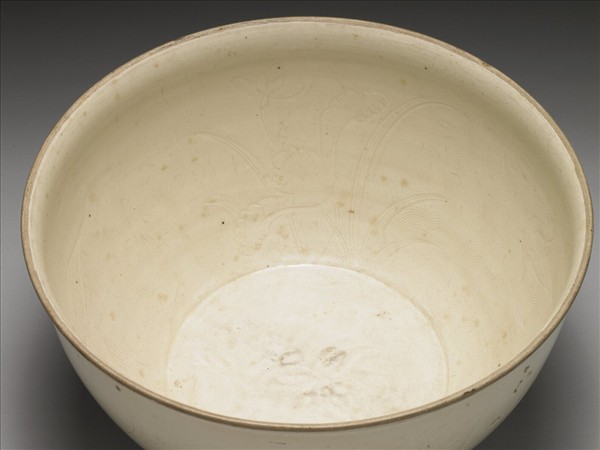 定窯 白瓷劃花蓮紋碗