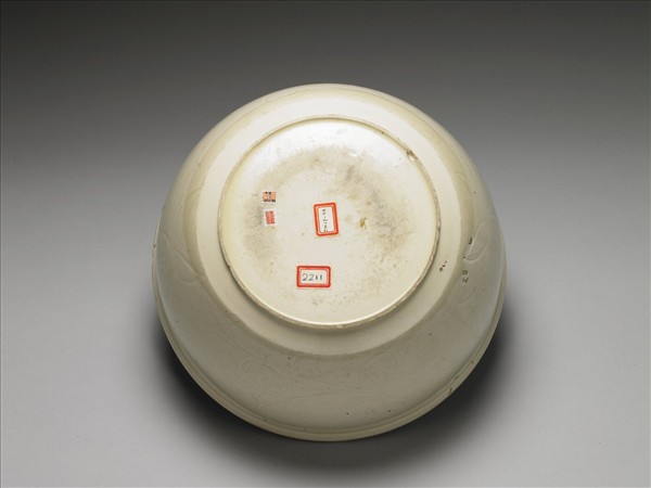 定窯 白瓷劃花蓮紋碗