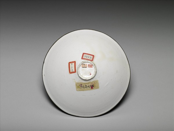 定窯 白瓷劃花花卉紋碗