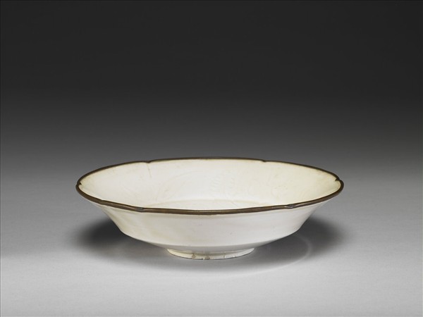 定窯 白瓷葵瓣口碗