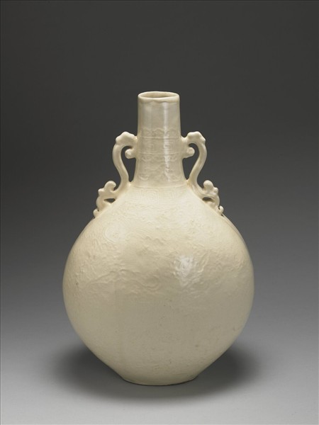 彭窯 白瓷印花龍紋雙耳扁壺