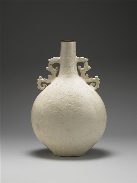 彭窯 白瓷印花龍紋雙耳扁壺