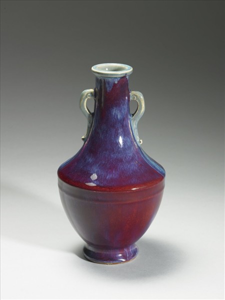 爐鈞釉雙耳瓶