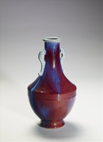 爐鈞釉雙耳瓶