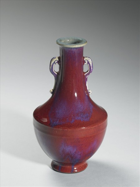 爐鈞釉雙耳瓶