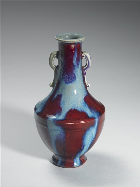 爐鈞釉雙耳瓶