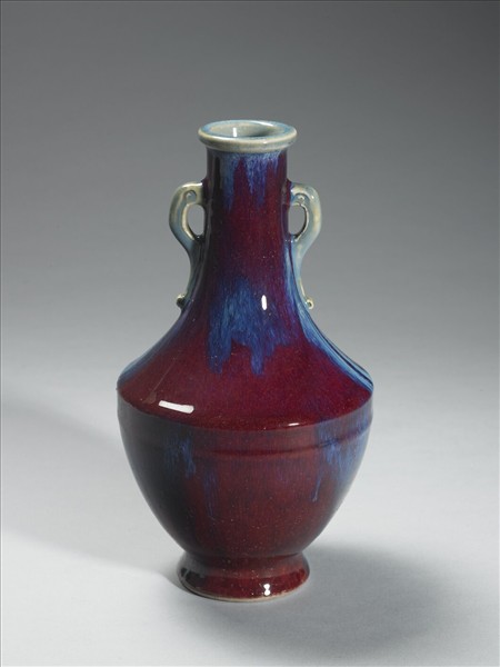 爐鈞釉雙耳瓶