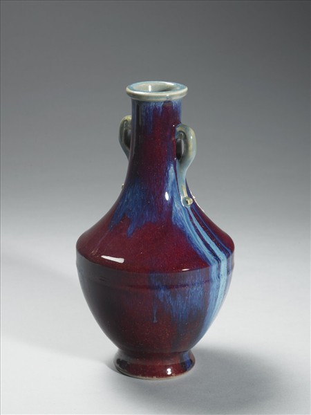爐鈞釉雙耳瓶