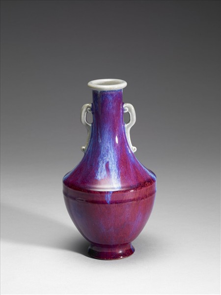爐鈞釉雙耳瓶