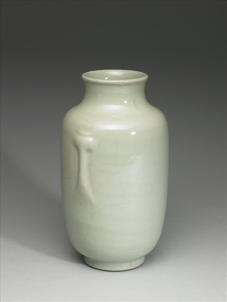 青瓷暗耳瓶