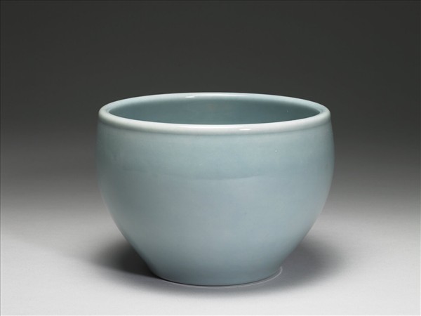 月白釉缸