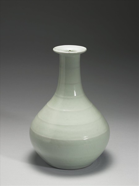 青瓷弦紋瓶