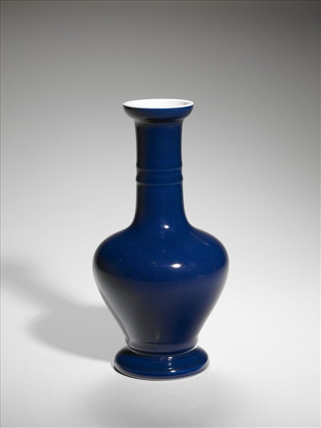 霽青釉長頸瓶