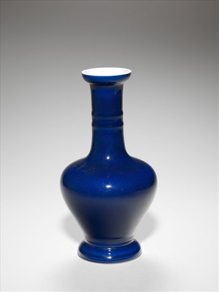 霽青釉長頸瓶