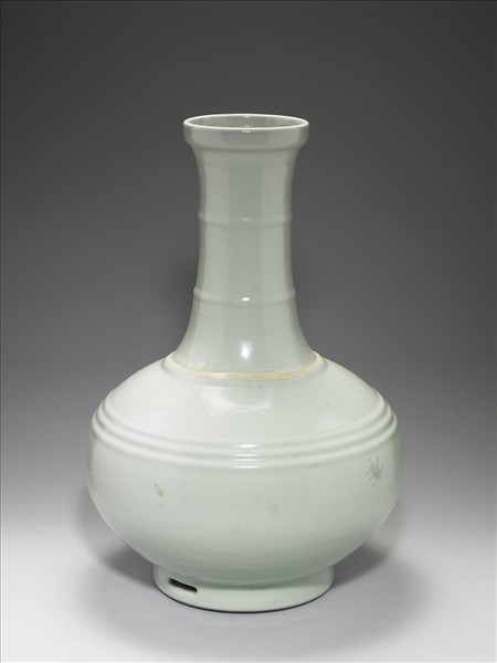 青瓷弦紋盤口壺