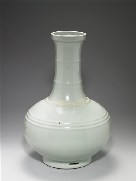 青瓷弦紋盤口壺