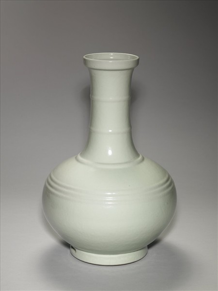 青瓷弦紋盤口壺