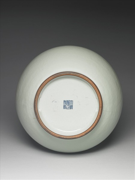 青瓷弦紋盤口壺