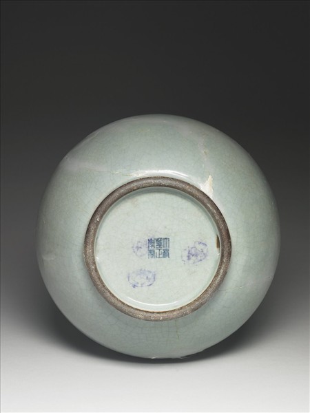 青瓷弦紋盤口壺