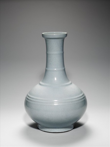 青瓷盤口弦紋壺