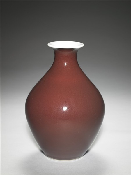 霽紅釉瓶