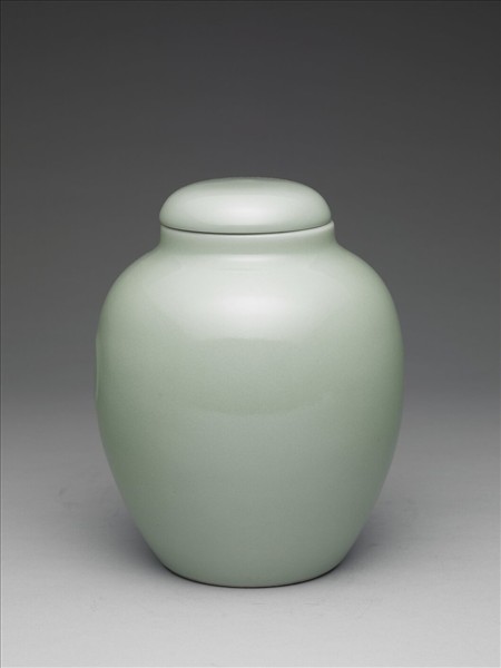 冬青釉蓋罐