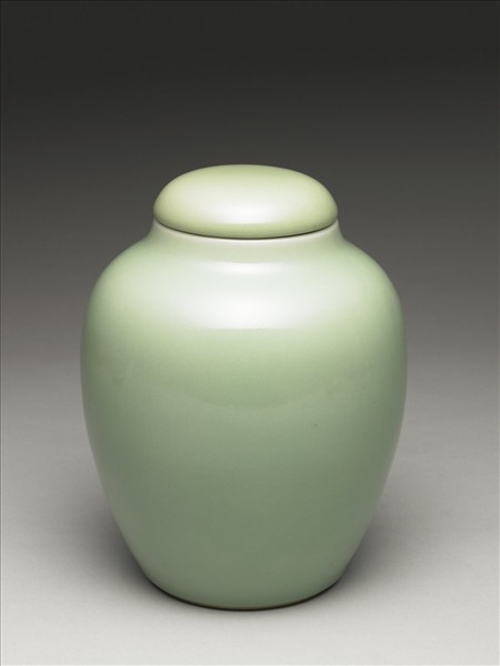 冬青釉蓋罐