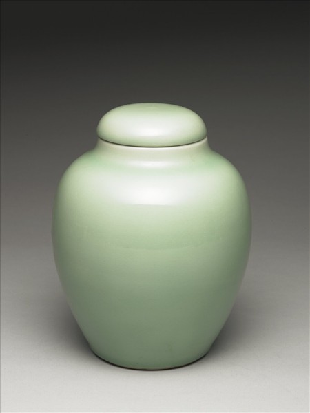 冬青釉蓋罐
