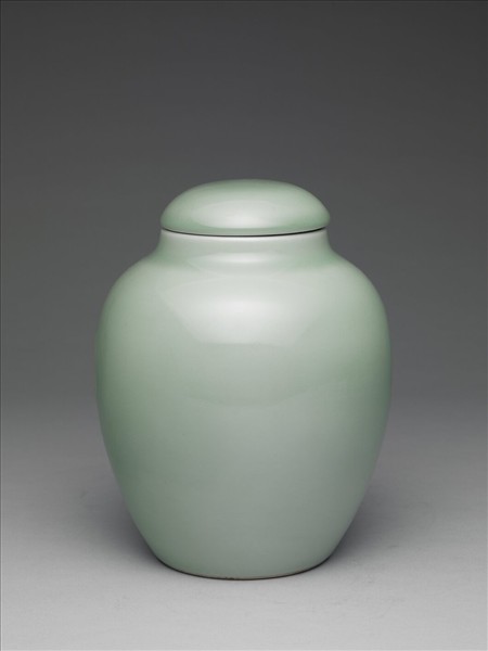 冬青釉蓋罐