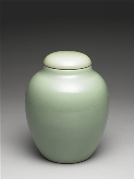 冬青釉蓋罐