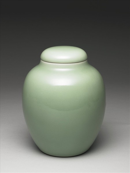 冬青釉蓋罐