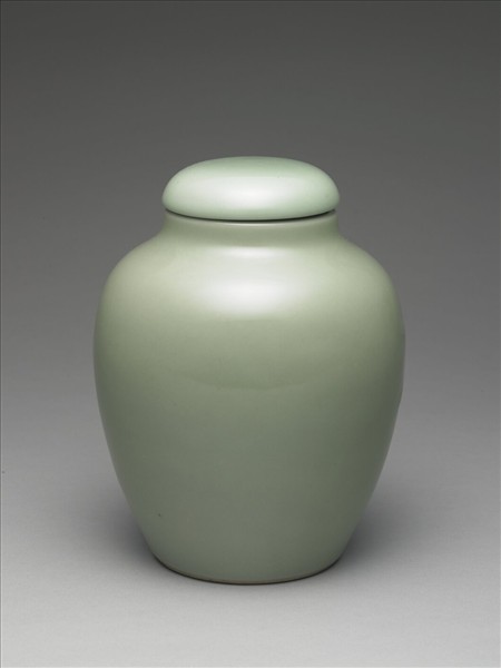 冬青釉蓋罐