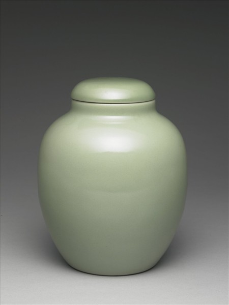 冬青釉蓋罐