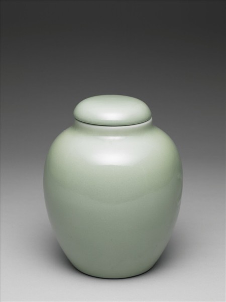 冬青釉蓋罐