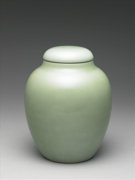 冬青釉蓋罐