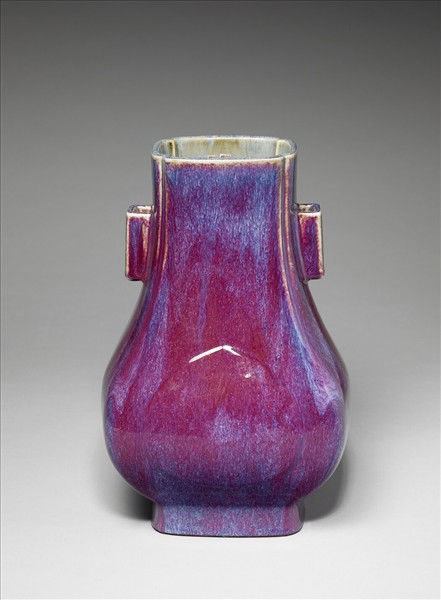 爐鈞釉貫耳杏葉瓶