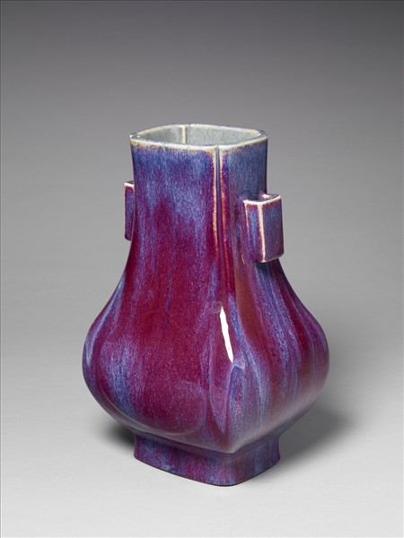 爐鈞釉貫耳杏葉瓶