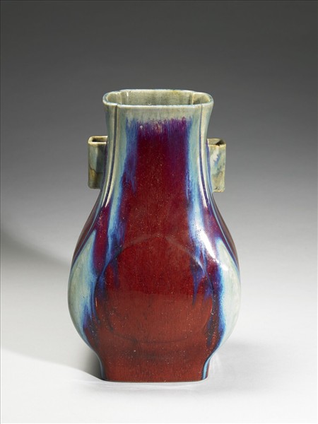 爐鈞釉貫耳杏葉瓶