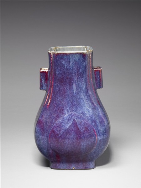 爐鈞釉貫耳杏葉瓶